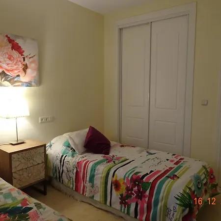 شقة Elviria 2-bed Sleeps 4 Pool 20m To ماربيا