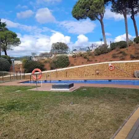 شقة Elviria 2-bed Sleeps 4 Pool 20m To *