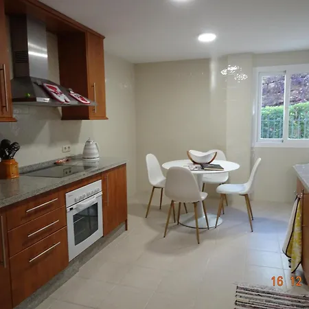 Elviria 2-bed Sleeps 4 Pool 20m To *