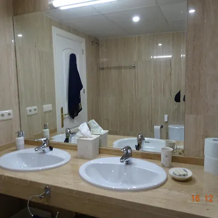 Elviria 2-bed Sleeps 4 Pool 20m To ماربيا