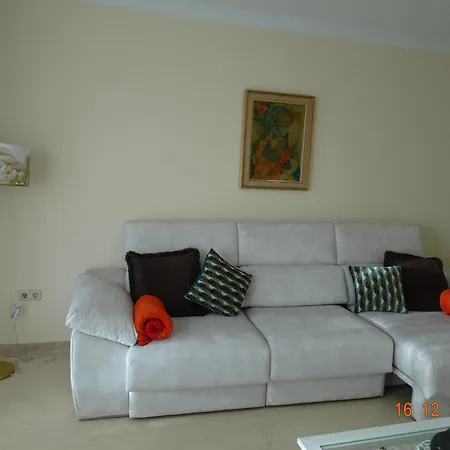 Elviria 2-bed Sleeps 4 Pool 20m To شقة
