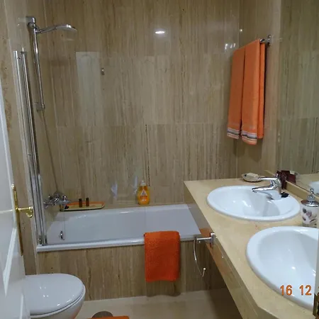 Elviria 2-bed Sleeps 4 Pool 20m To * ماربيا